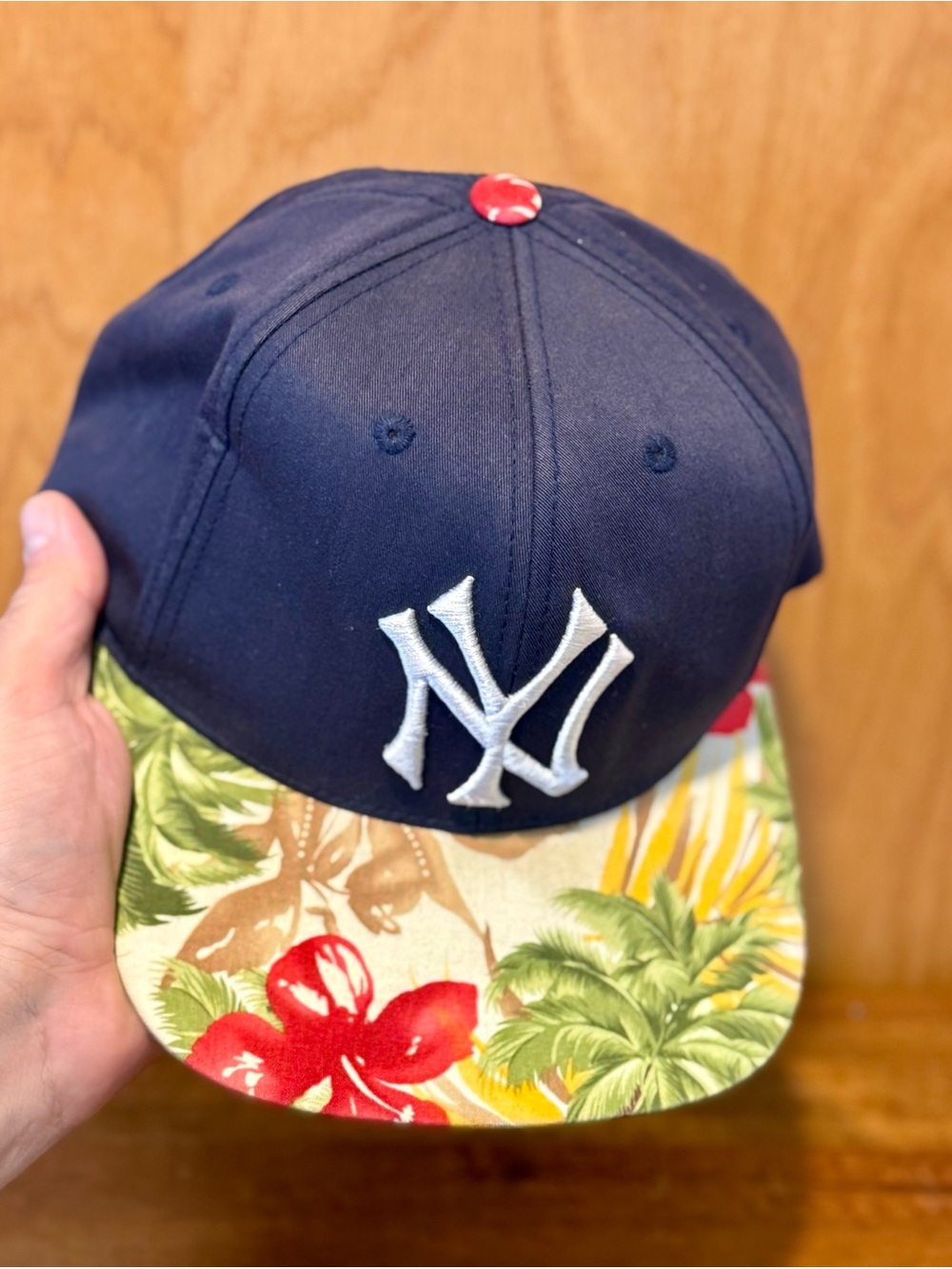 New York Yankees Navy Snapback Hat with Floral Brim